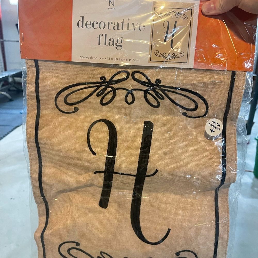 Nicole decorative flag NWT